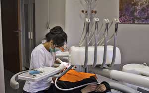 Pulizia Dental - Studio dentistico a Roma Leadent